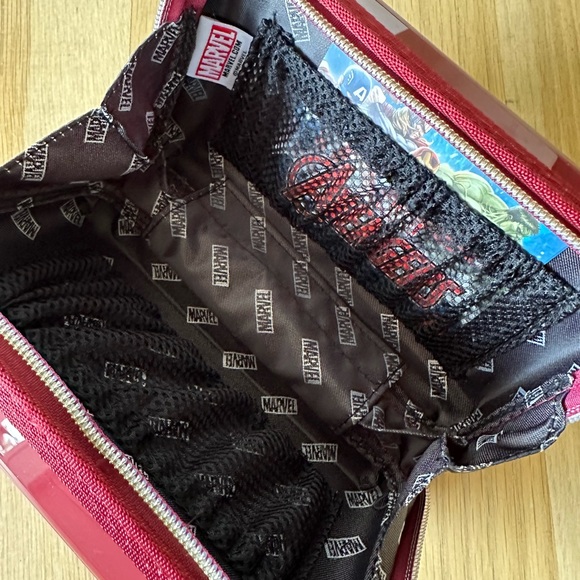 MARVEL Avengers IRON MAN Clutch/Organizer - Picture 5 of 9